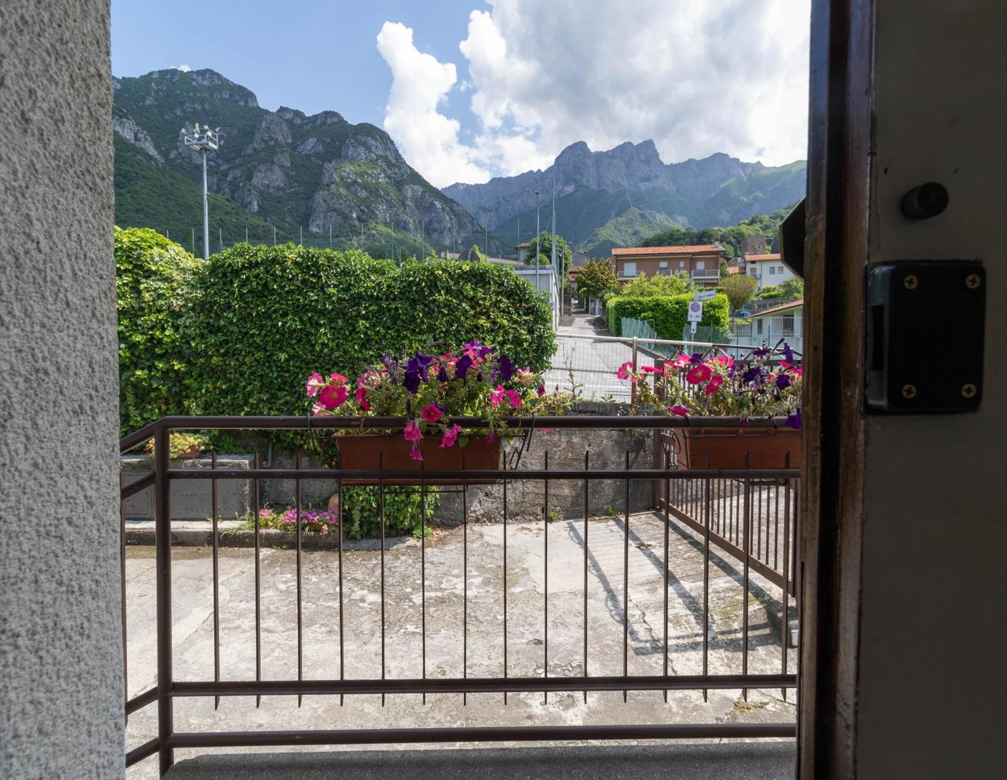 Mamma Ciccia Holiday Home - Mountains & Lake Mandello del Lario Bagian luar foto